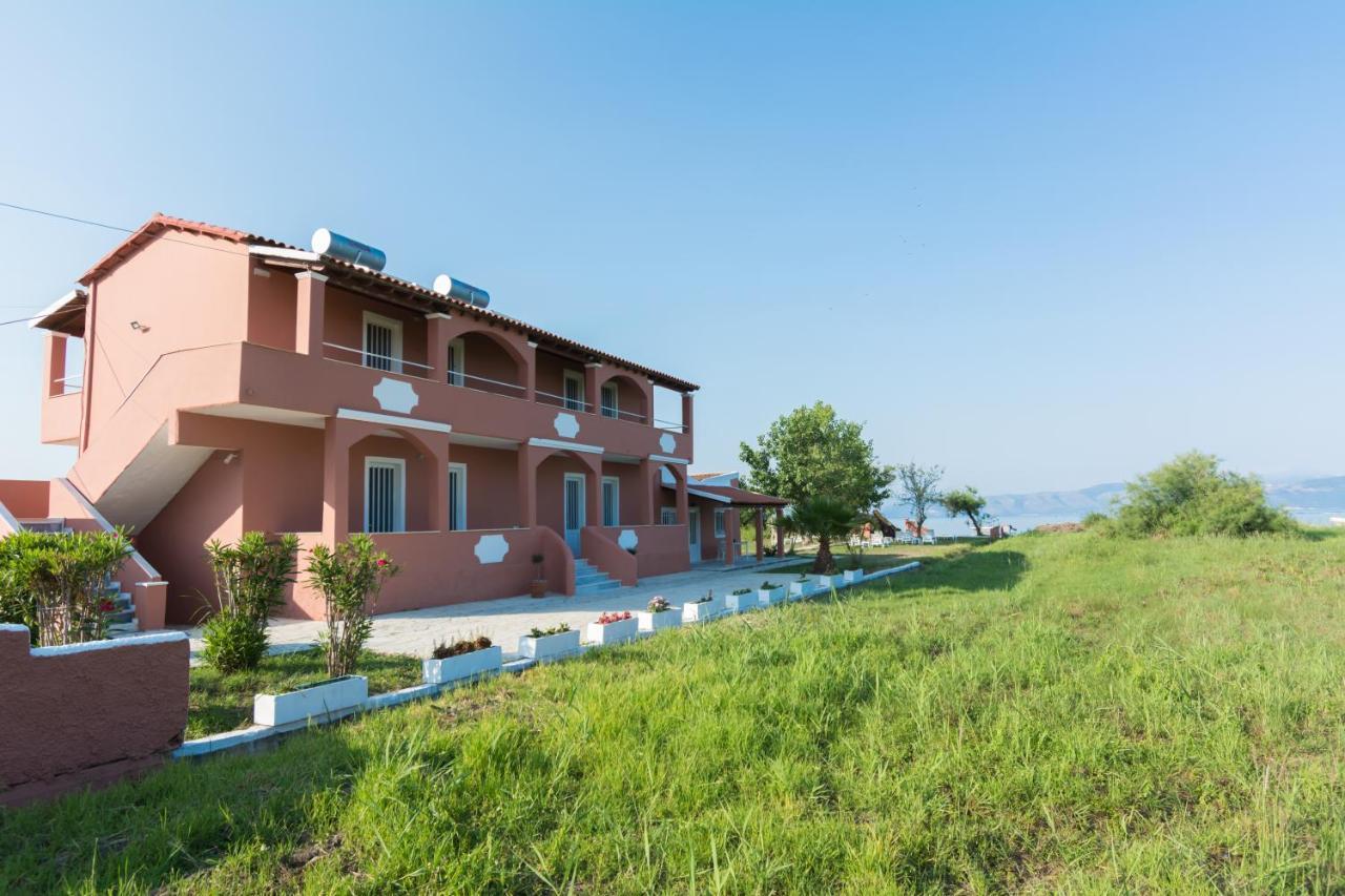 Melador Beachfront Apartments Kavos Bagian luar foto